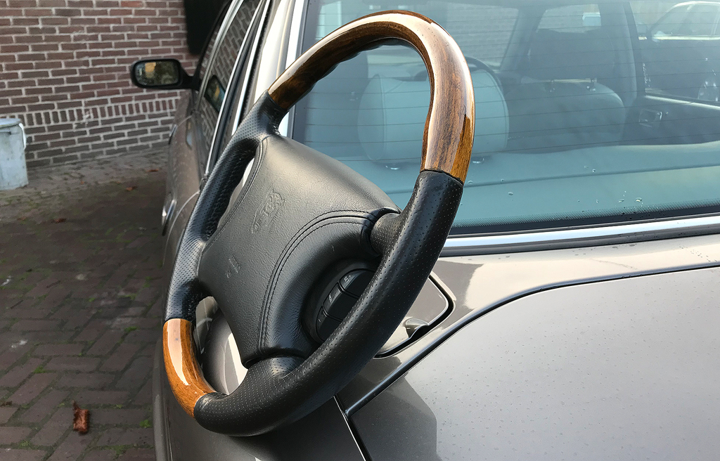 Renovated Jaguar Steering Wheels Wood And Leather Klassiekerskopen Nl