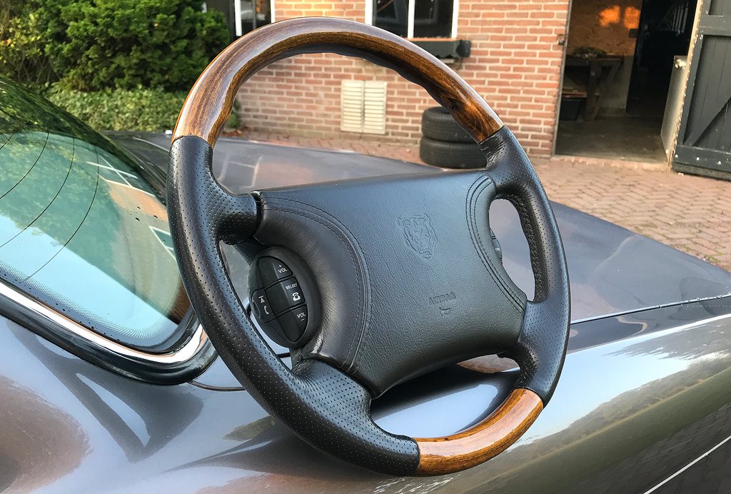 Renovated Jaguar Steering Wheels Wood And Leather Klassiekerskopen Nl